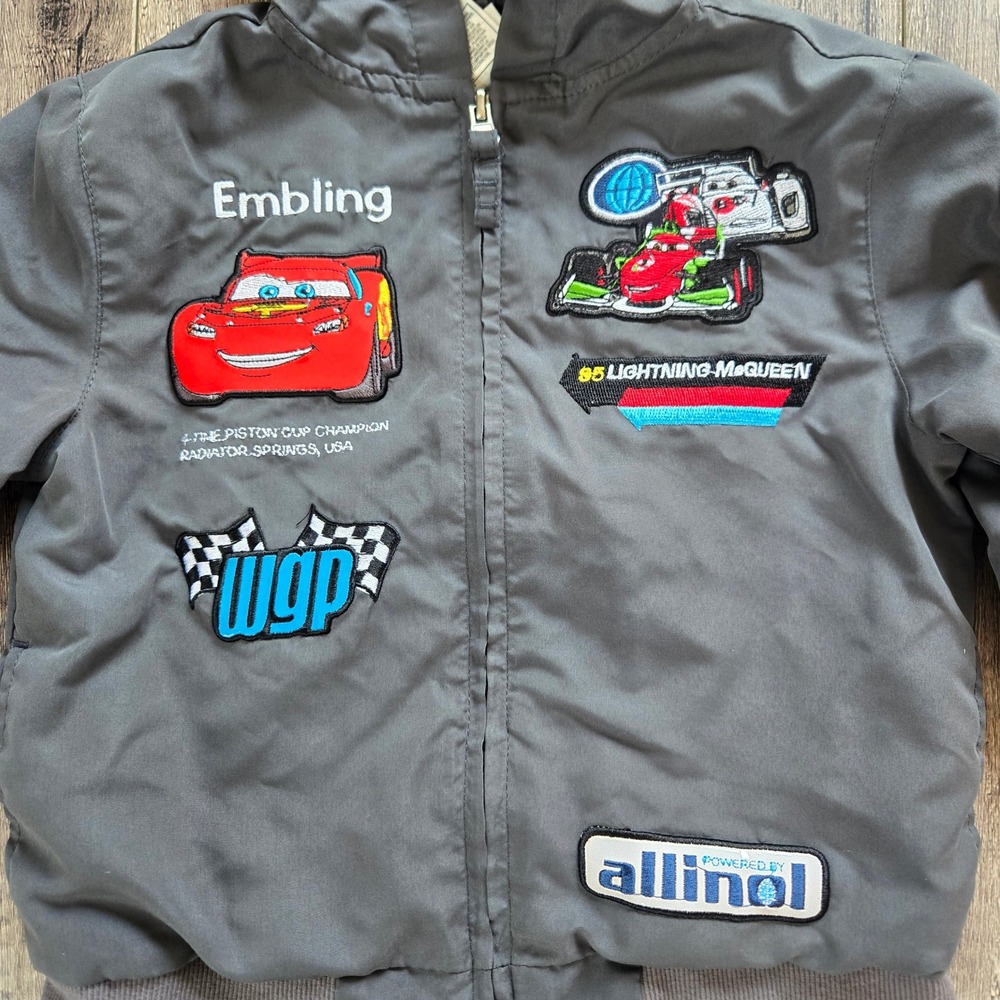Disney Store Cars Lightning McQueen Grey Hooded Patch Jacket Kids 2/3 221221381 - Picture 2 of 6